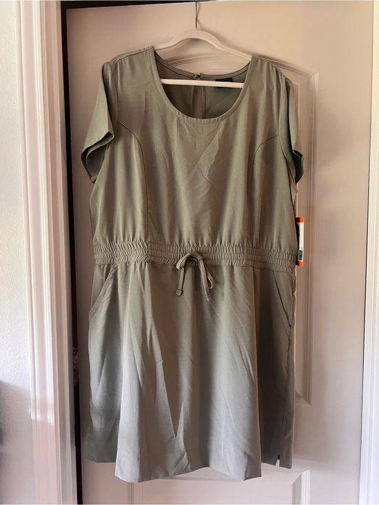 32 Cool Dresses & Skirts - NWT 32 COOL Scoop Neck Short Sleeve Drawstring Waist Dress - Sage Green XXL